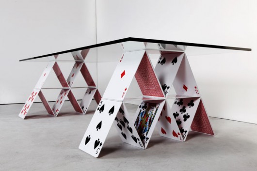 house-of-cards-by-Mauricio-Arruda-NEAPARAT.ro
