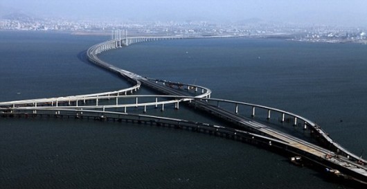 Qingdao-Haiwan-Bridge-Worlds-Longest-Bridge-On-Water-NEAPARAT.ro