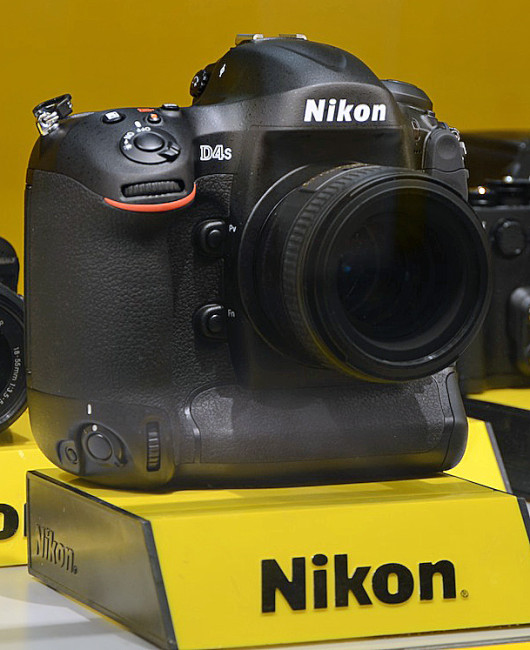 Nikon D4S